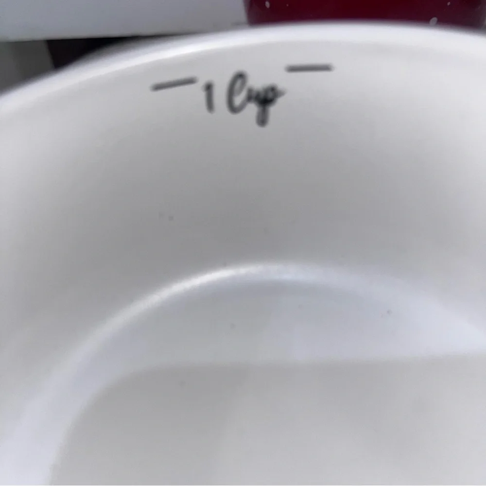 Sleigh bell measuring cups
